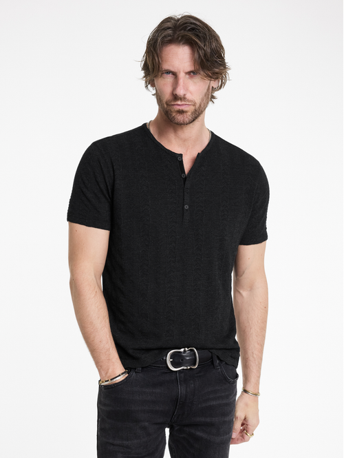MADOC SS HENLEY IN TEXTURE JACQUARD