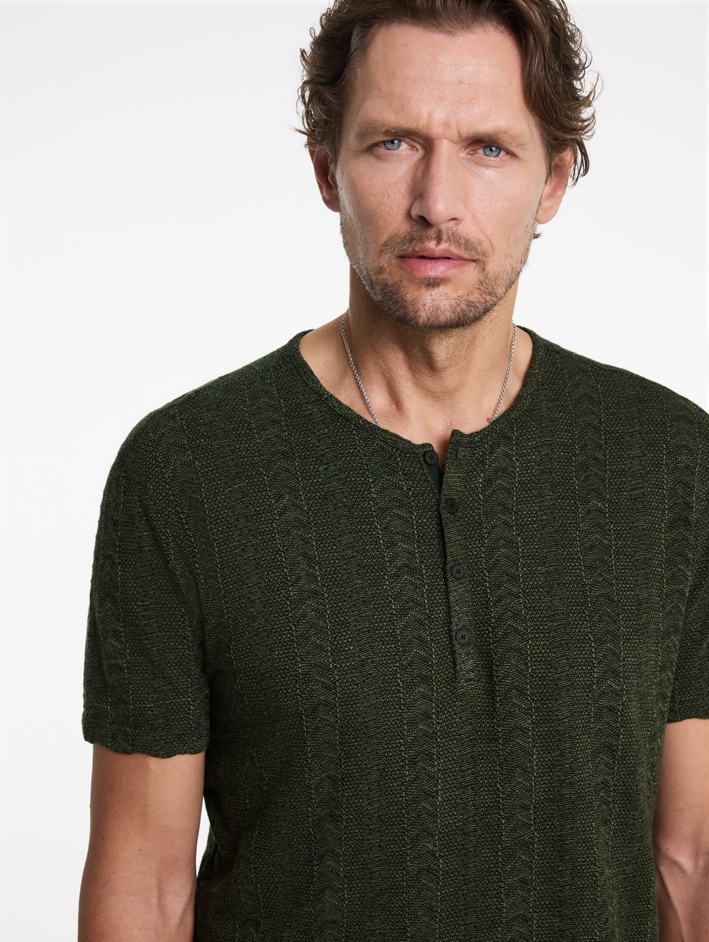 MADOC SS HENLEY IN TEXTURE JACQUARD