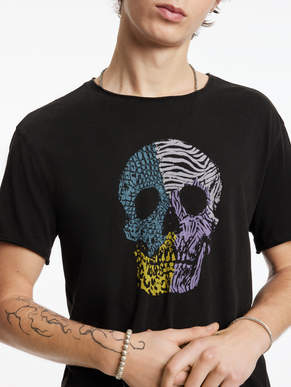 SS RAW EDGE TEE VINTAGE WASH - PATTERN SKULL