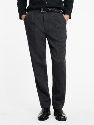 SLIM FIT PLEATED PANTS