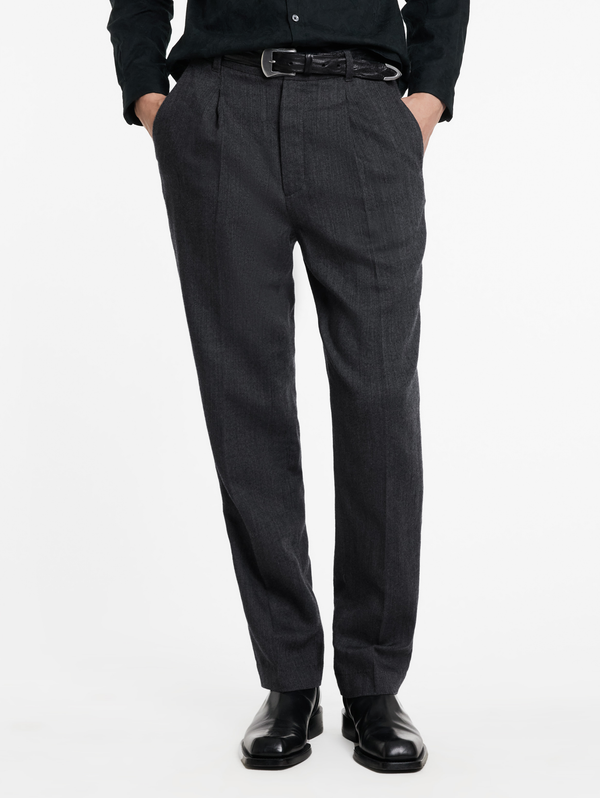 SLIM FIT PLEATED PANTS