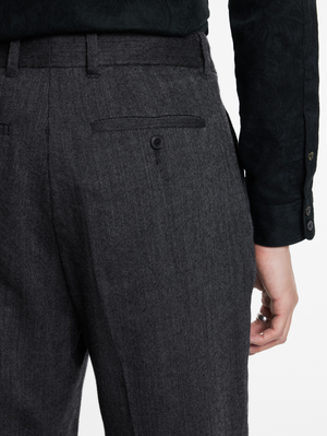 SLIM FIT PLEATED PANTS