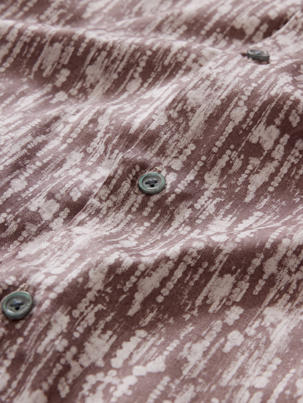 ROSS SLIM FIT LS SPORT SHIRT W/ MAUVE RECORD PRINT