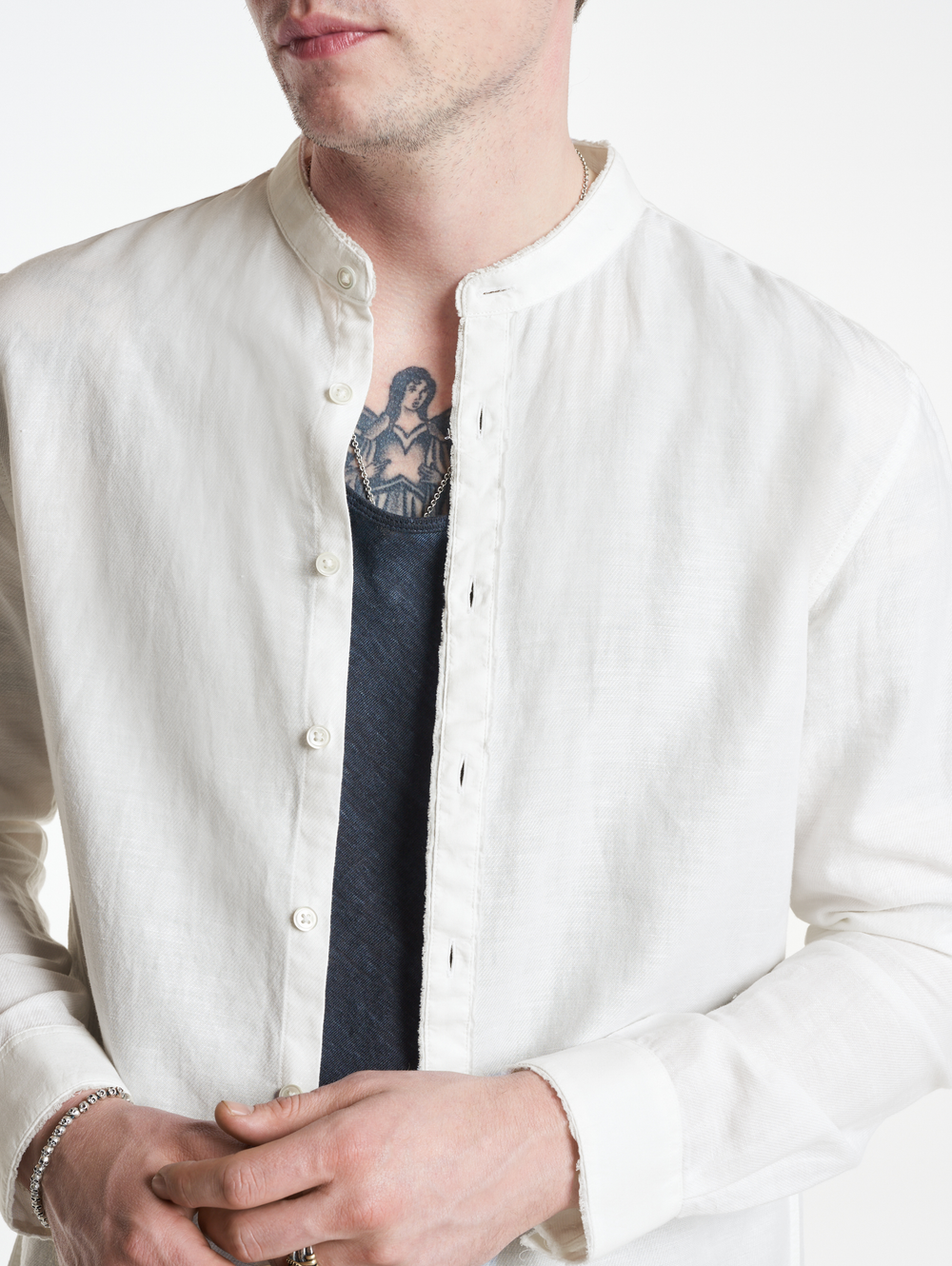 BERT SLIM FIT BAND COLLAR WITH RAW EDGES