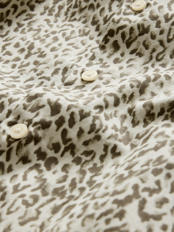 SEAN SHORT SLEEVE SHIRT IN LEO PRINT